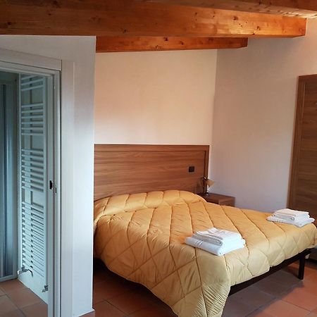 Agriturismo L'Ulivo Padula Eksteriør billede