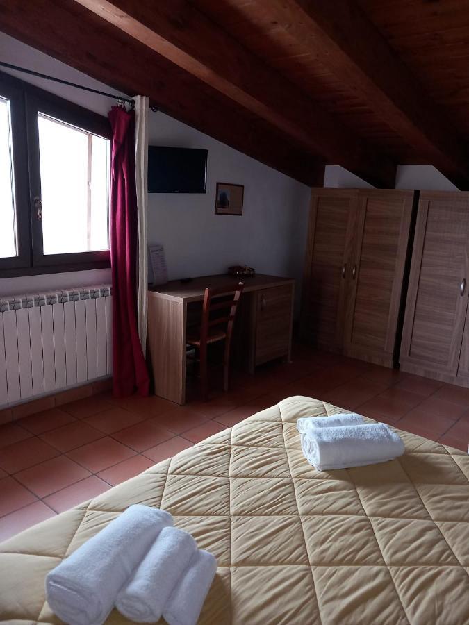 Agriturismo L'Ulivo Padula Eksteriør billede