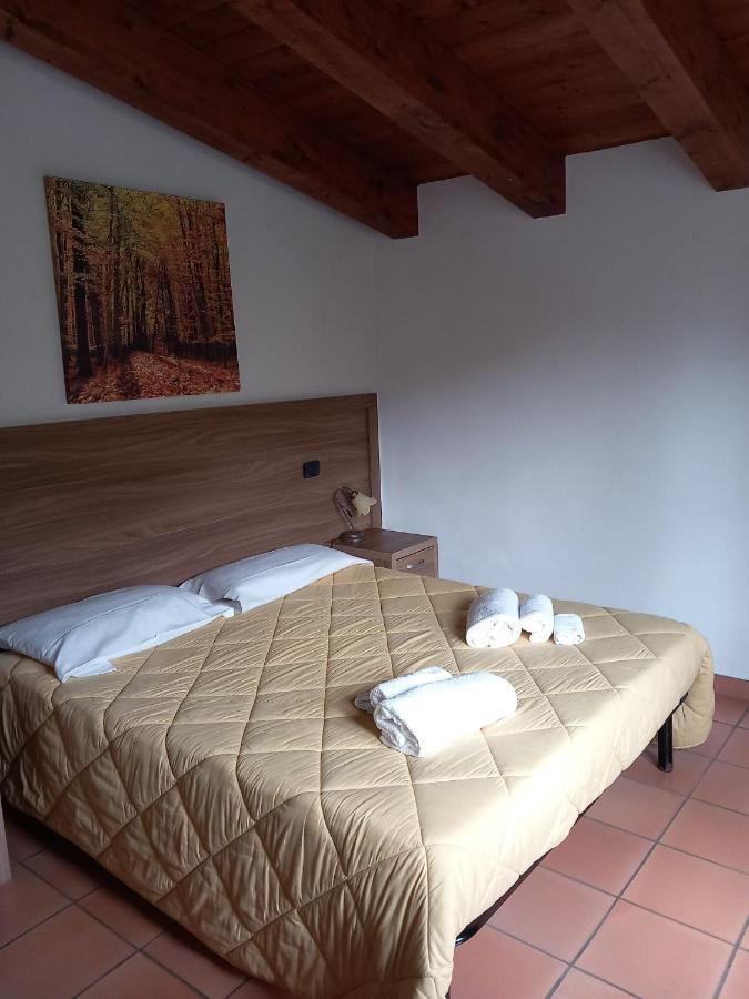 Agriturismo L'Ulivo Padula Eksteriør billede
