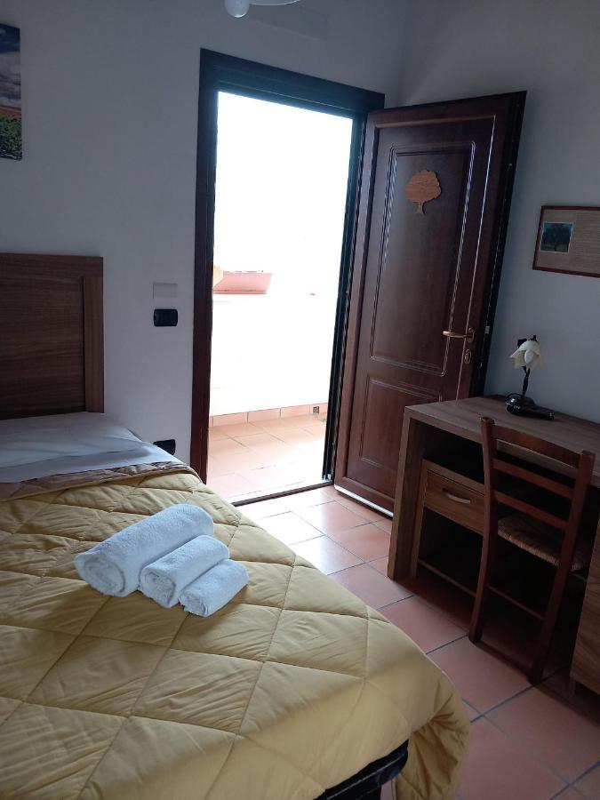 Agriturismo L'Ulivo Padula Eksteriør billede