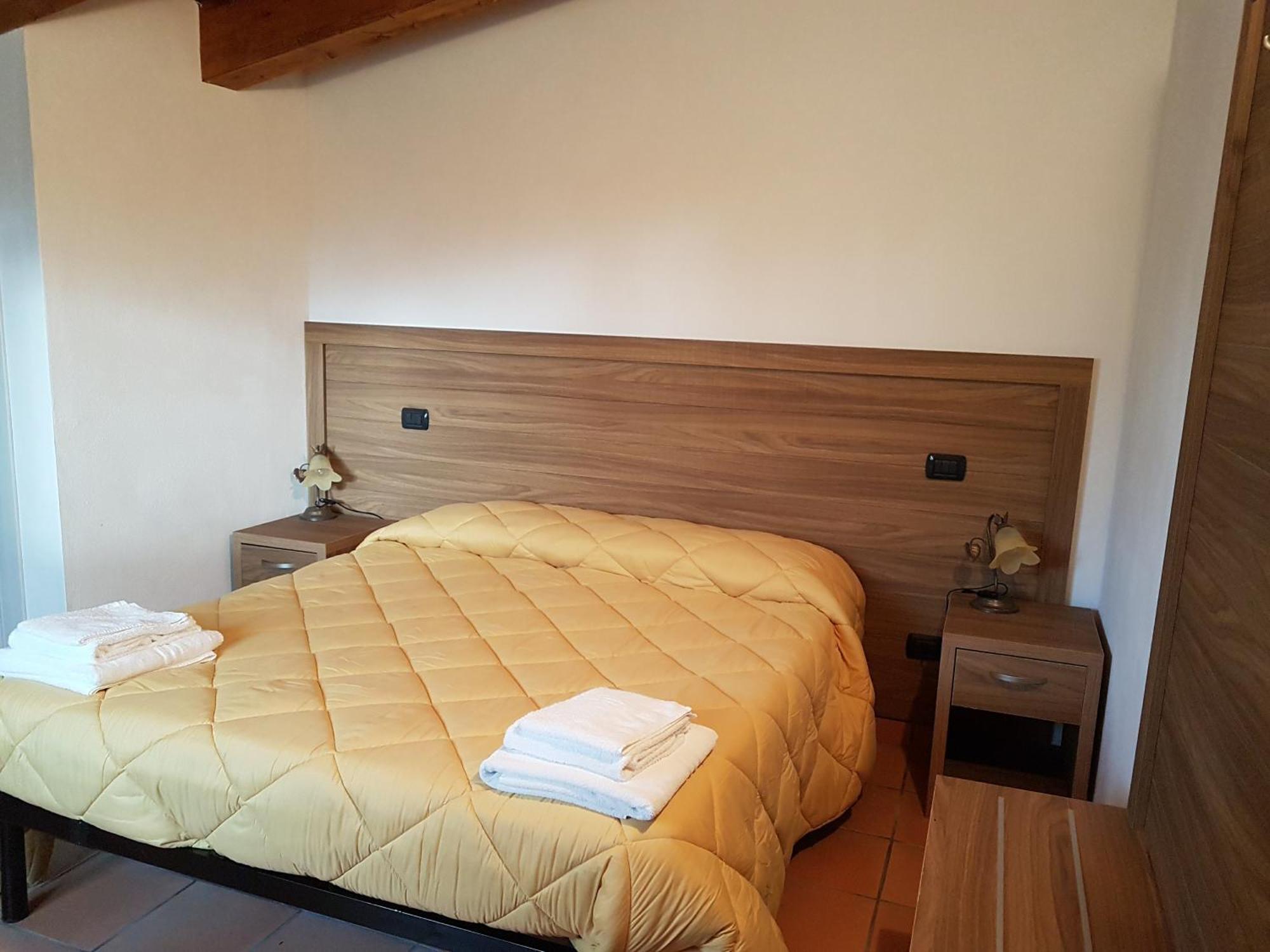 Agriturismo L'Ulivo Padula Eksteriør billede
