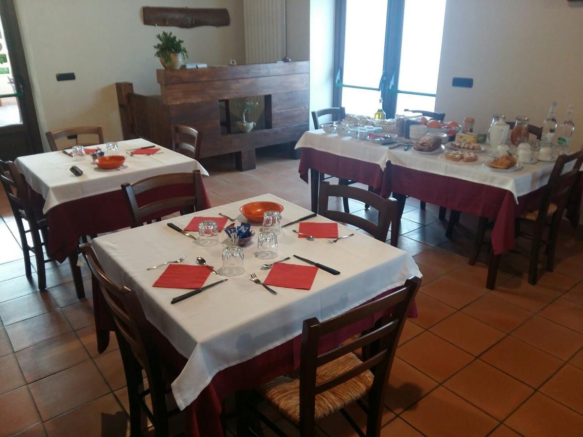 Agriturismo L'Ulivo Padula Eksteriør billede
