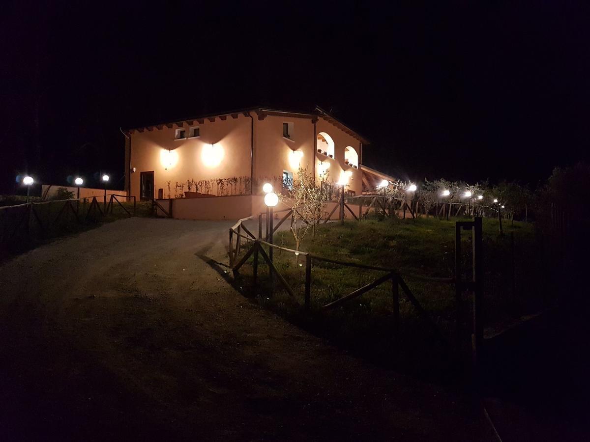 Agriturismo L'Ulivo Padula Eksteriør billede