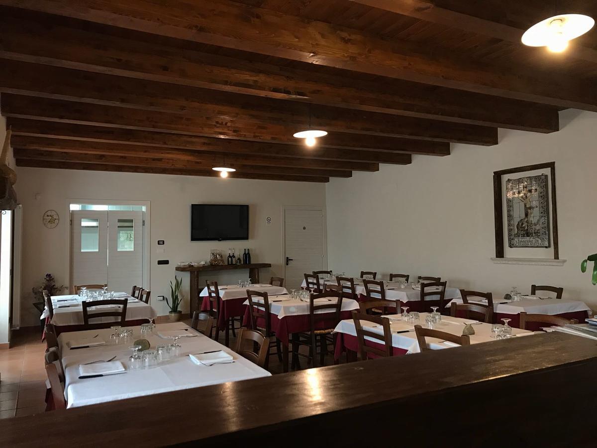 Agriturismo L'Ulivo Padula Eksteriør billede