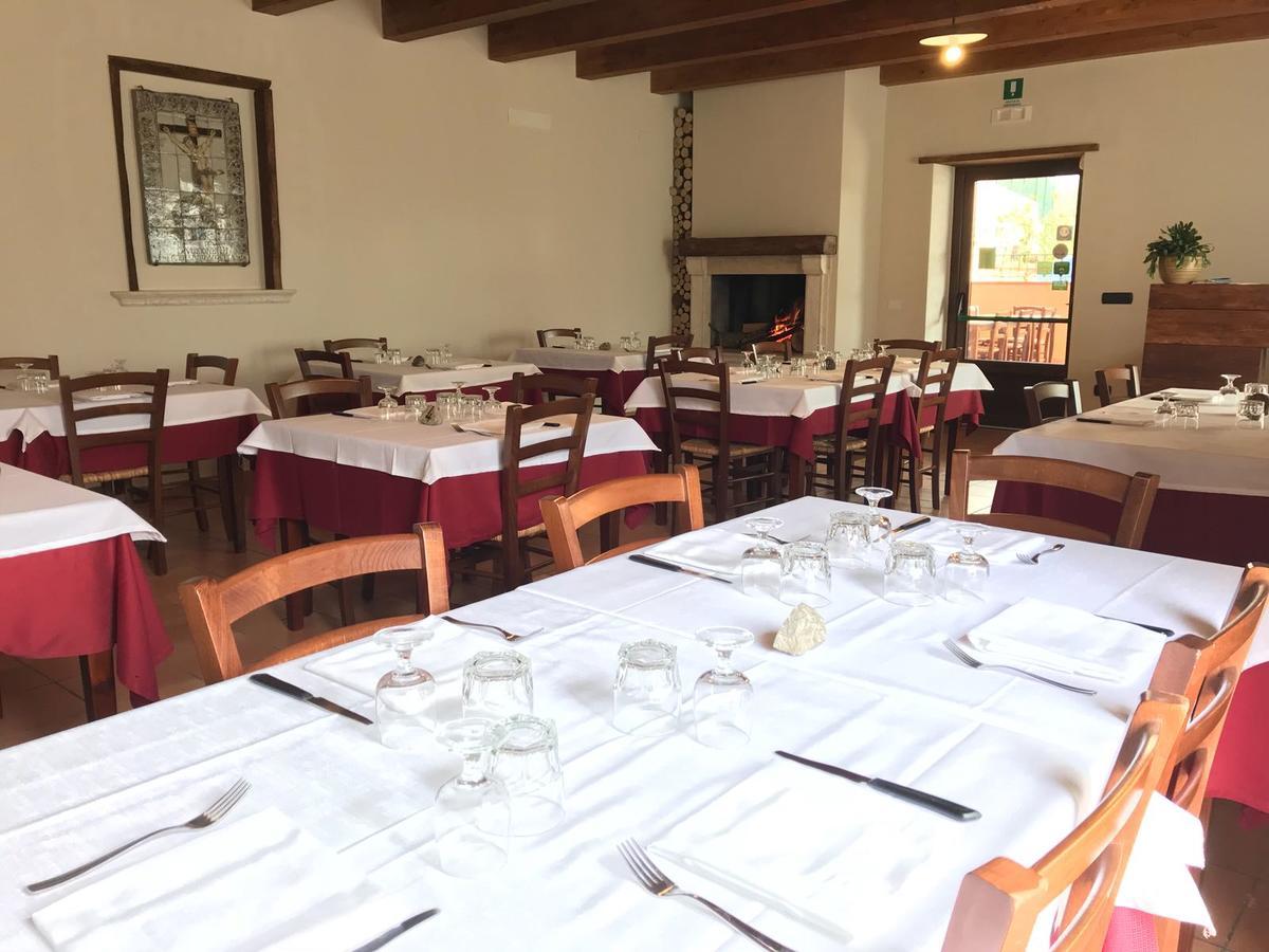 Agriturismo L'Ulivo Padula Eksteriør billede